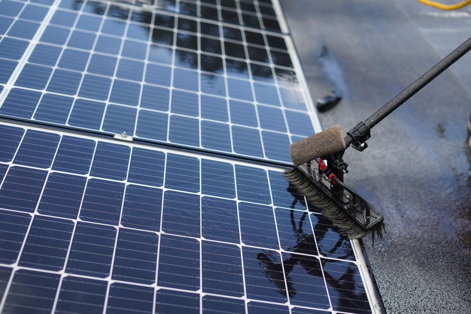 Wann lohnt sich die regelmäßige Reinigung von Photovoltaikanlagen?